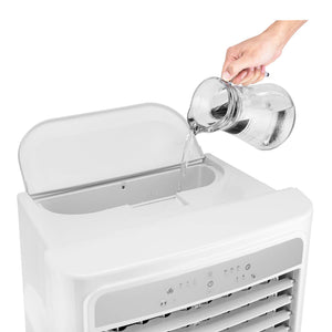 Vista superior del enfriador Honeywell CL202PEUI mostrando el compartimento especial para agregar hielo y potenciar el enfriamiento del aire en días calurosos.